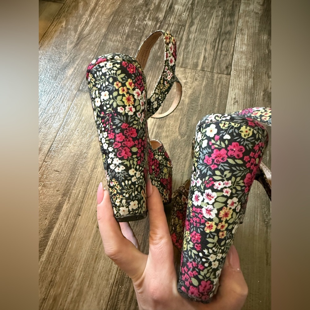 Target Floral Wedges - Picture 3 of 6